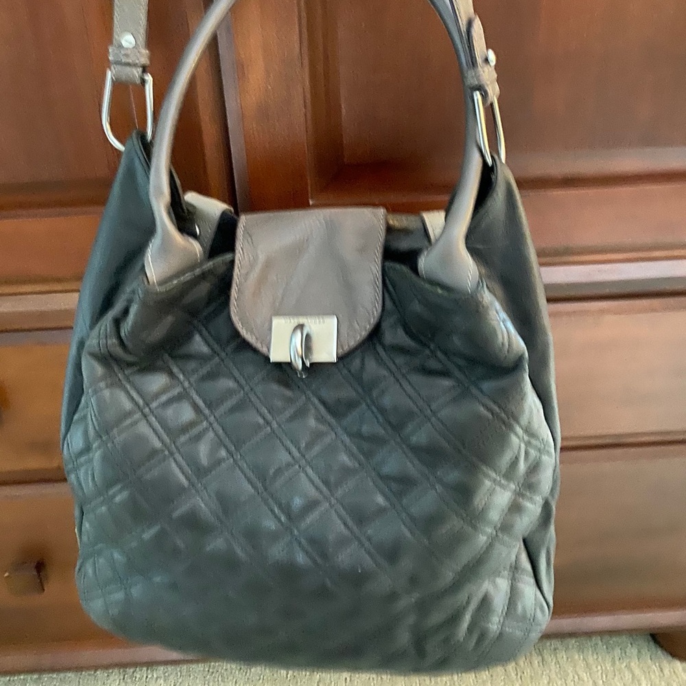 Marc Jacobs black leather quilted purse